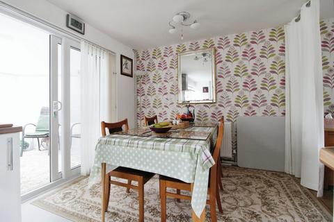 4 Linden Close, Wootton Bassett, Swindon, SN4 7HR