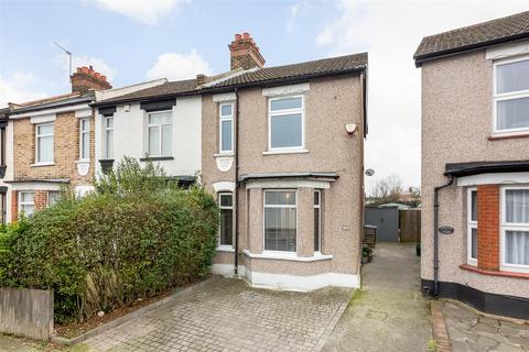 3 bedroom end of terrace house for sale, Homesdale Road, Bromley