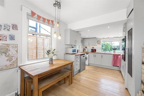 3 bedroom end of terrace house for sale, Homesdale Road, Bromley
