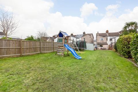 3 bedroom end of terrace house for sale, Homesdale Road, Bromley