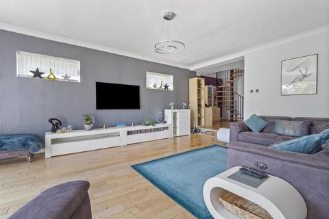 undefined, Southways Avenue, Worthing
