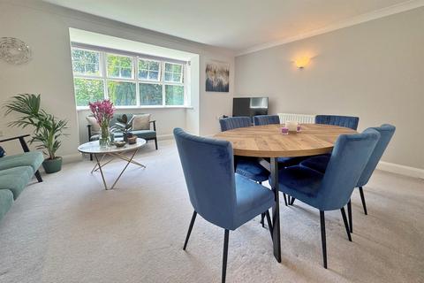 2 bedroom flat to rent, Westbourne
