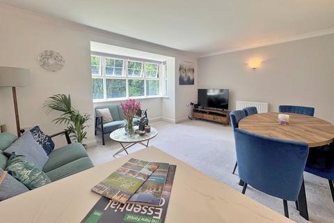 2 bedroom flat to rent, Westbourne