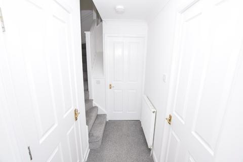 3 bedroom semi-detached house to rent, The Dell, Glasgow G77
