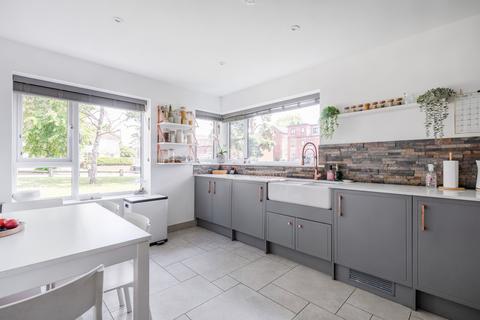3 bedroom semi-detached house for sale, Le Safferne Gardens, Norwich