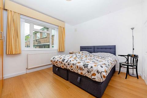2 bedroom maisonette for sale, Edgeworth Close, Hendon NW4