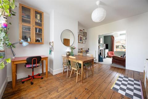 18 Gloucester Road, Trowbridge, BA14 0AA