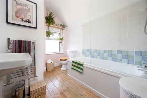 18 Gloucester Road, Trowbridge, BA14 0AA