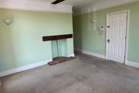 2 bedroom flat for sale, Conigre, Trowbridge