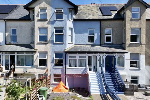 38 Belgrave Road, Fairbourne, LL38 2AZ
