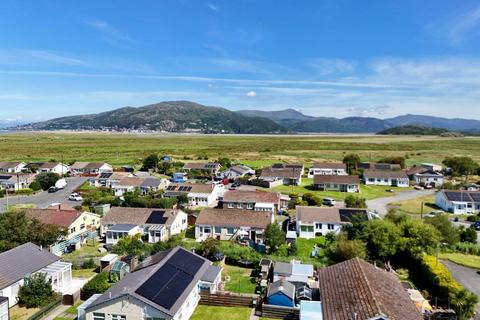 38 Belgrave Road, Fairbourne, LL38 2AZ