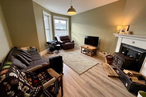 4 bedroom terraced house for sale, 38 Belgrave Road, Fairbourne, LL38 2AZ