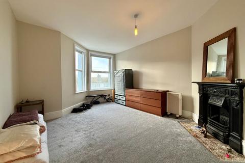 4 bedroom terraced house for sale, 38 Belgrave Road, Fairbourne, LL38 2AZ