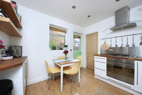 1 bedroom flat for sale, Cumberland Road, London