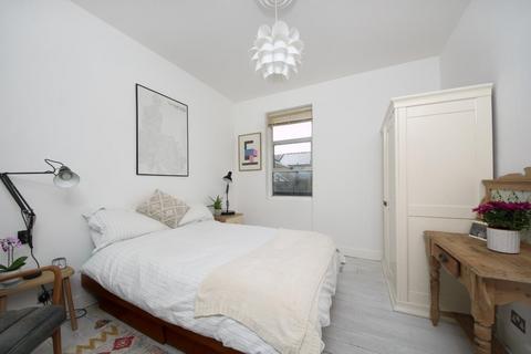 33 Cumberland Road, London, W7 2ED