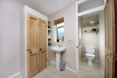 33 Cumberland Road, London, W7 2ED