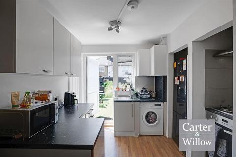 2 bedroom end of terrace house for sale, Babington Road, Dagenham, Essex