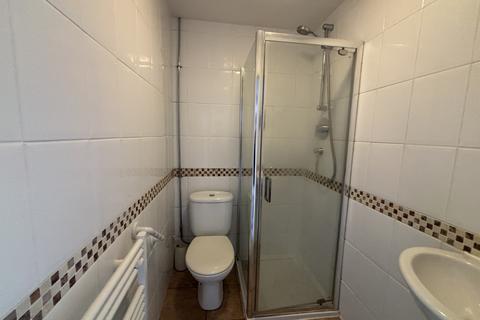 69 Bond Street, Englefield Green, Egham, TW20 0PL
