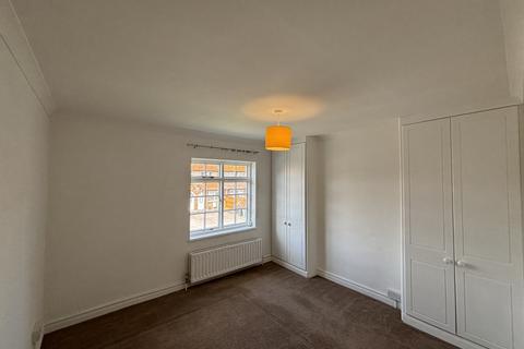 69 Bond Street, Englefield Green, Egham, TW20 0PL
