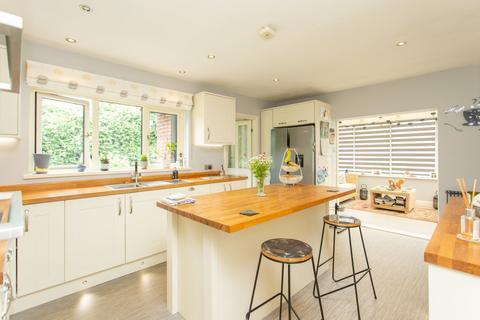 4 bedroom detached house for sale, Marsh Road, Hamstreet, Ashford, Kent, TN26