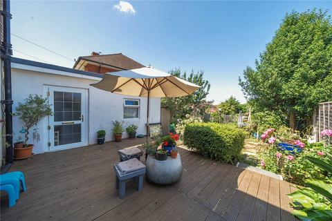 93 Arnhem Drive, New Addington, Croydon, CR0 0EE