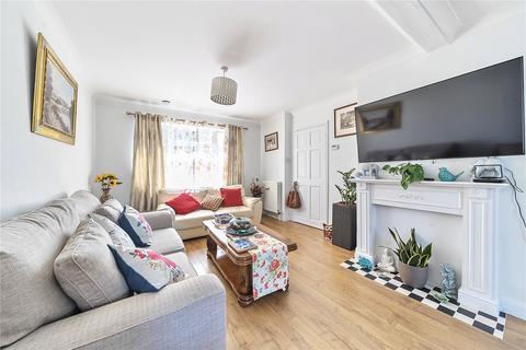 93 Arnhem Drive, New Addington, Croydon, CR0 0EE