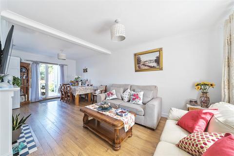 93 Arnhem Drive, New Addington, Croydon, CR0 0EE