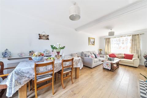 93 Arnhem Drive, New Addington, Croydon, CR0 0EE