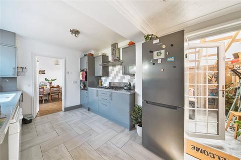 93 Arnhem Drive, New Addington, Croydon, CR0 0EE