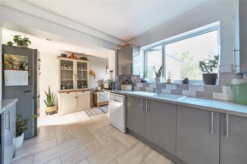 93 Arnhem Drive, New Addington, Croydon, CR0 0EE