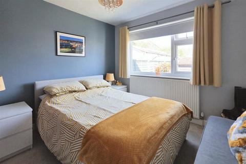 11 Maycroft Gardens, Carlton, Nottingham, NG3 6JW