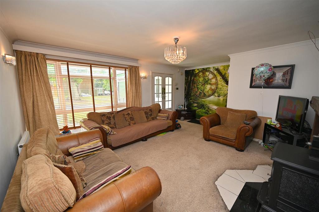Living room3.JPG