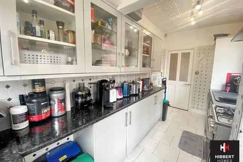3 bedroom semi-detached house to rent, Elmridge Drive, Altrincham WA15