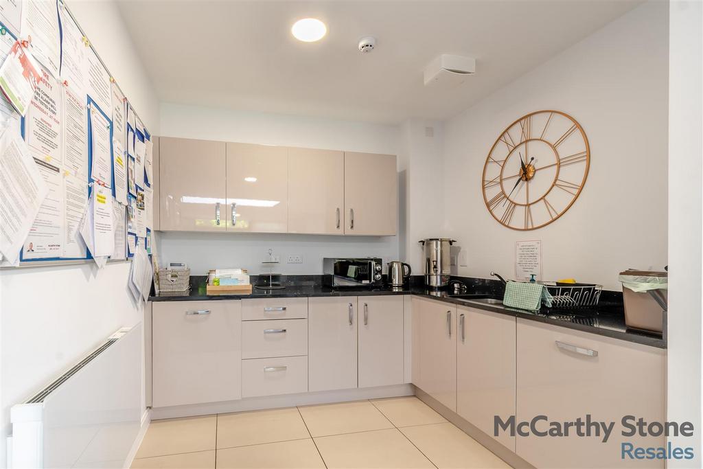 8646880-interior20.jpg