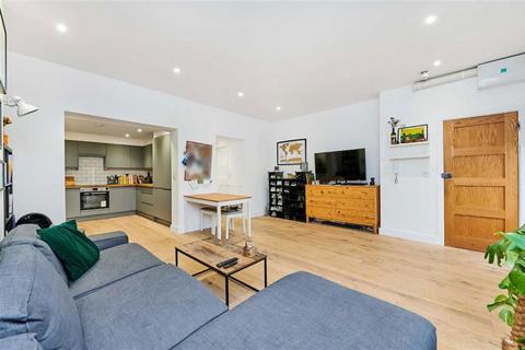 2 bedroom flat to rent, Lewisham Way, London SE4