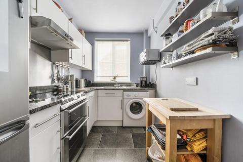 2 bedroom apartment for sale, Elmers End Road, London