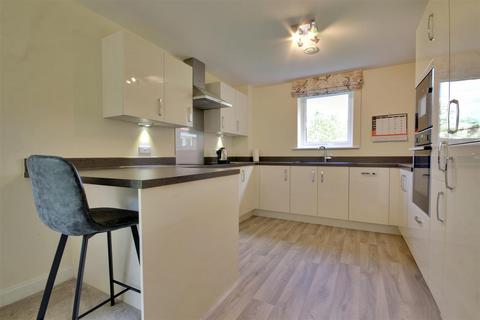 2 bedroom flat for sale, St Andrews Court, Molescroft, Beverley
