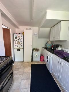 4 bedroom semi-detached house to rent, Humber Place, Gloucester GL3