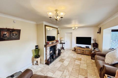 4 bedroom bungalow for sale, Underwood Close, Callow Hill, Redditch B97