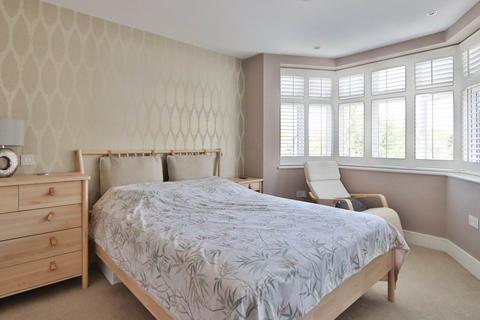 4 bedroom semi-detached house for sale, Elm Walk, London