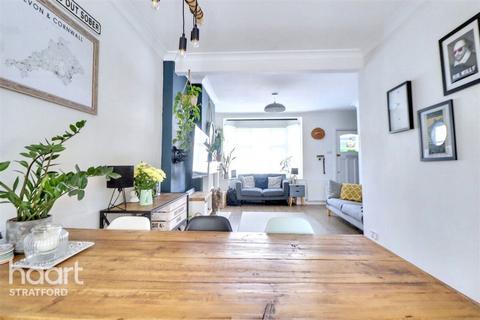 3 bedroom terraced house to rent, Gresham Road, LONDON