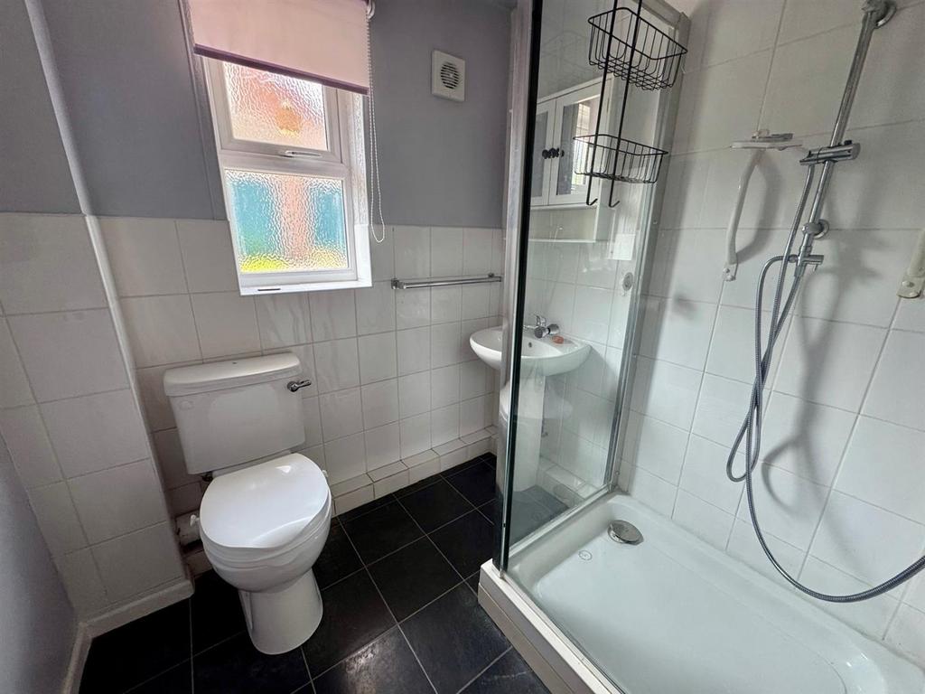 Shower room.jpg
