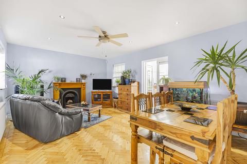 undefined, Kilmiston Avenue, Shepperton TW17