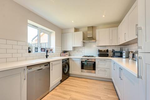 43 Athelstan Crescent, Rochford, SS4 1GY