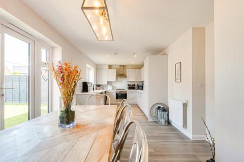43 Athelstan Crescent, Rochford, SS4 1GY