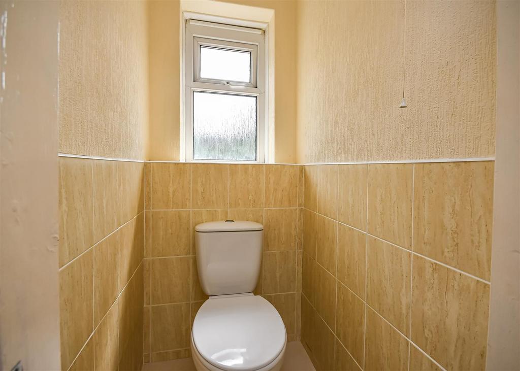 22 Park Avenue-Cloakroom.jpg