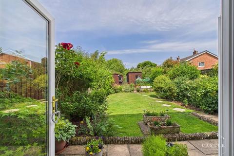 15 Bearsden Crescent, Hinckley, LE10 0SQ