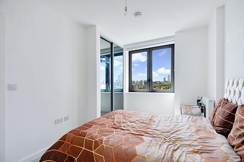 3 bedroom apartment for sale, at Lock Apartments, 21 Gillender Street, London E3