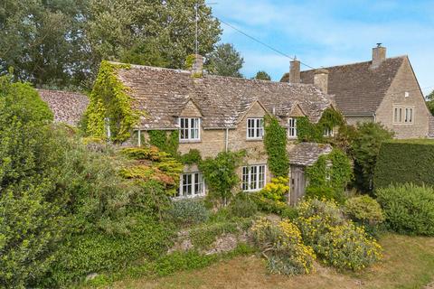 undefined, Ampney St. Mary, Cirencester, Gloucestershire, GL7