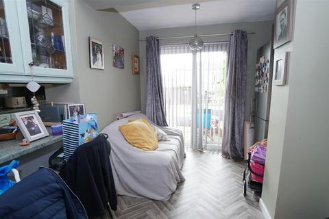 21 Kingsway, Bradford, BD2 1NE